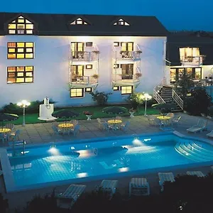 Hotel Monica